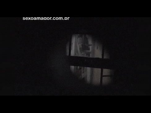 ❤️ Blondiin saab salaja videolevi naabruskonna voyeuri poolt peidetud õõnsate telliskivide taha peidetud ️ Pornovideo at porn et.sex00.top ❌❤